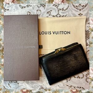 Louis Vuitton Black Epi Kisslock Wallet